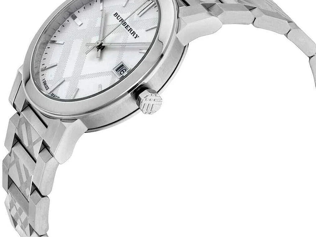 Discover The Luxury Of Burberry Watches_ Classic British Style For Men And Women