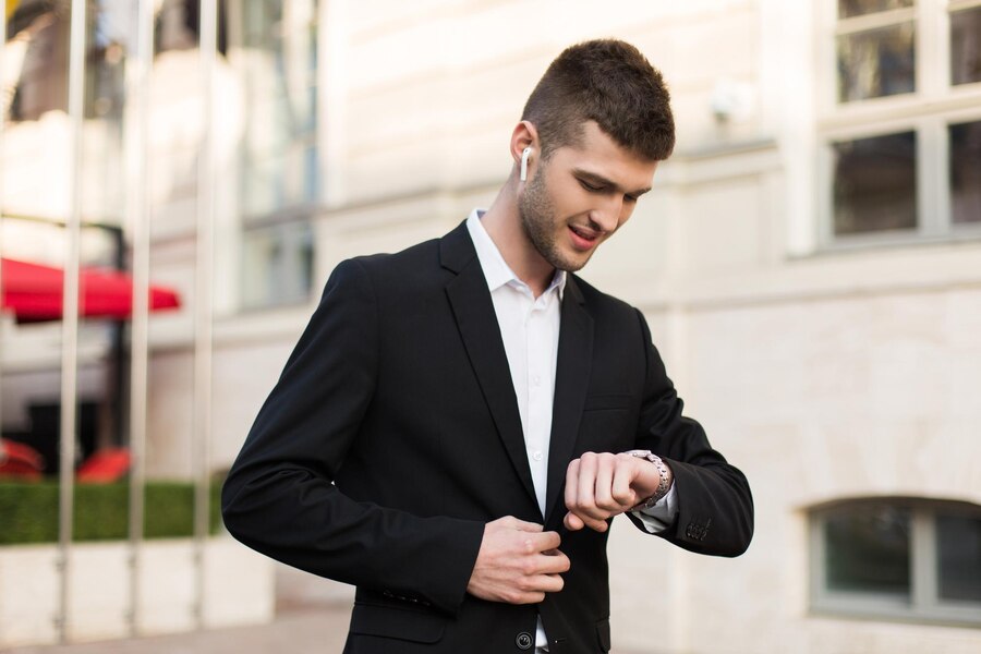 Power and Functionality: Luxury Men's Watch Brand Review