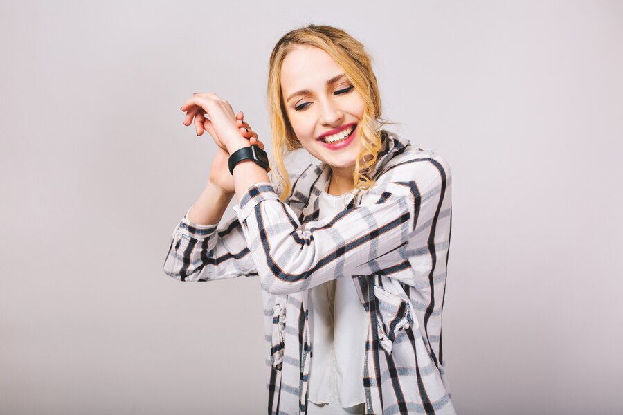 Maintenance Tips for Women’s Watches: Prolonging Longevity
